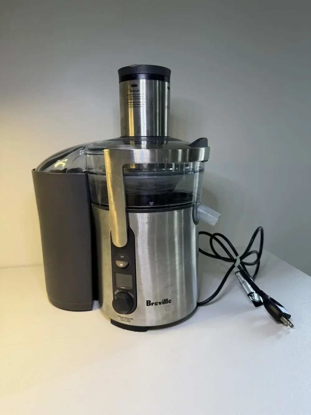 BREVILLE BJE510XL Juice Fountain Multi Speed Veggie Fruit Juicer WORKS GREAT!